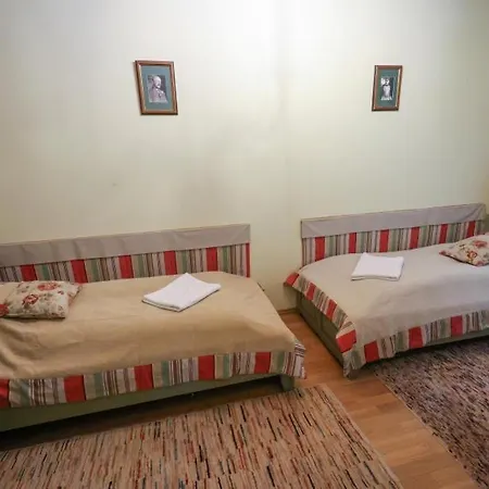 לינה וארוחת בוקר Wenckheim Vadaszhaz 3*