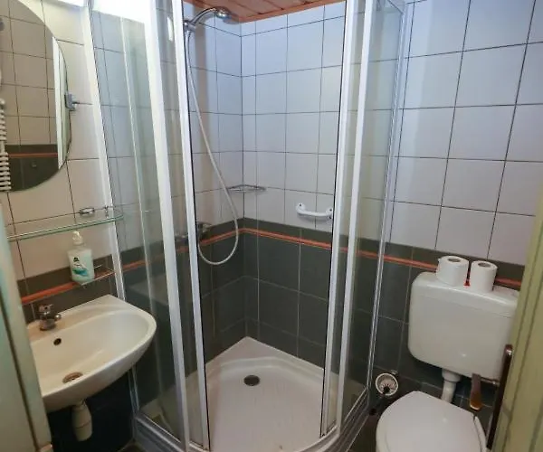 Wenckheim Vadaszhaz Oda ve Kahvaltı Nagyoroszi
